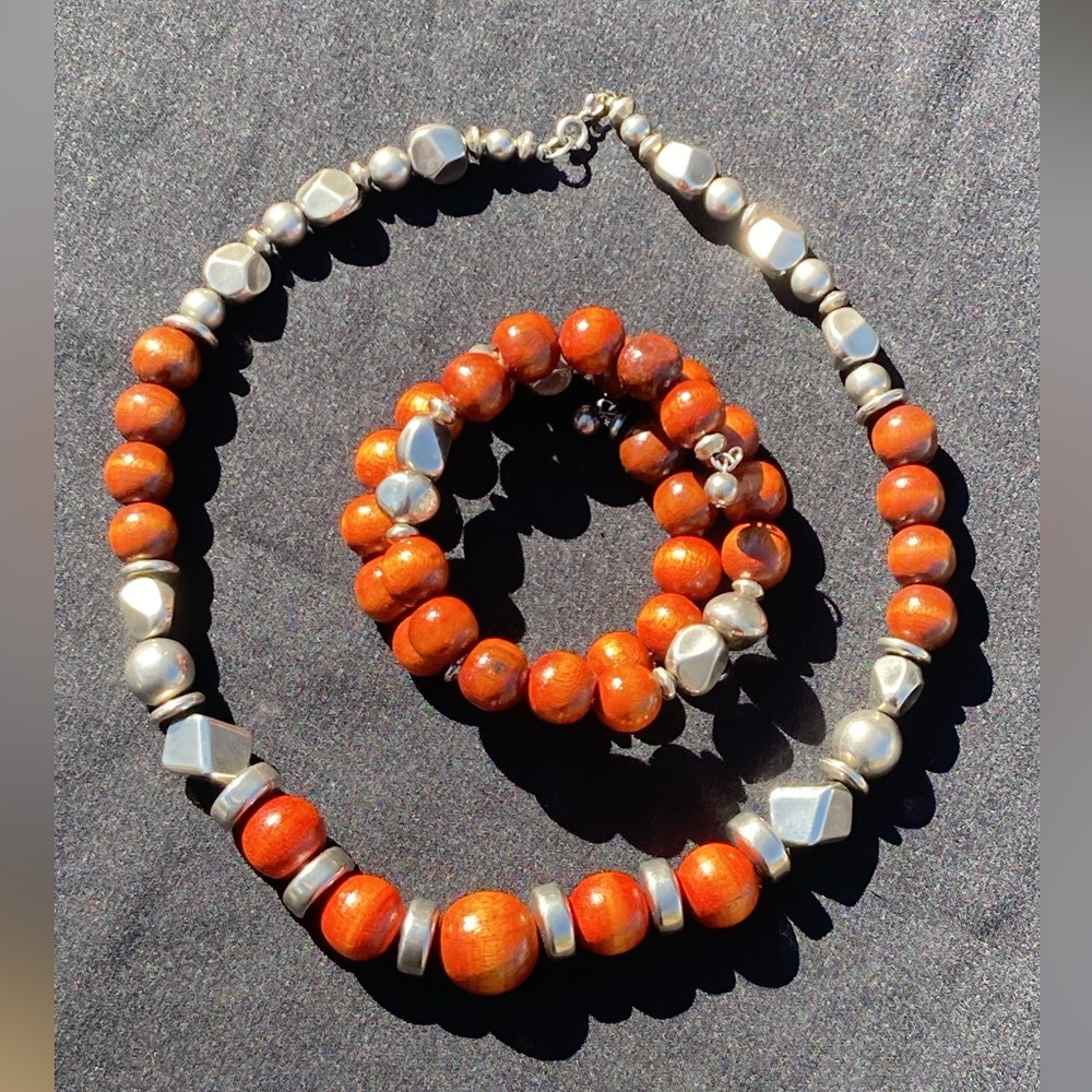 STATEMENT NECKLACE & BRACELET SET POLISHED WOOD & SILVER TONE BEADS - Picture 4 of 12